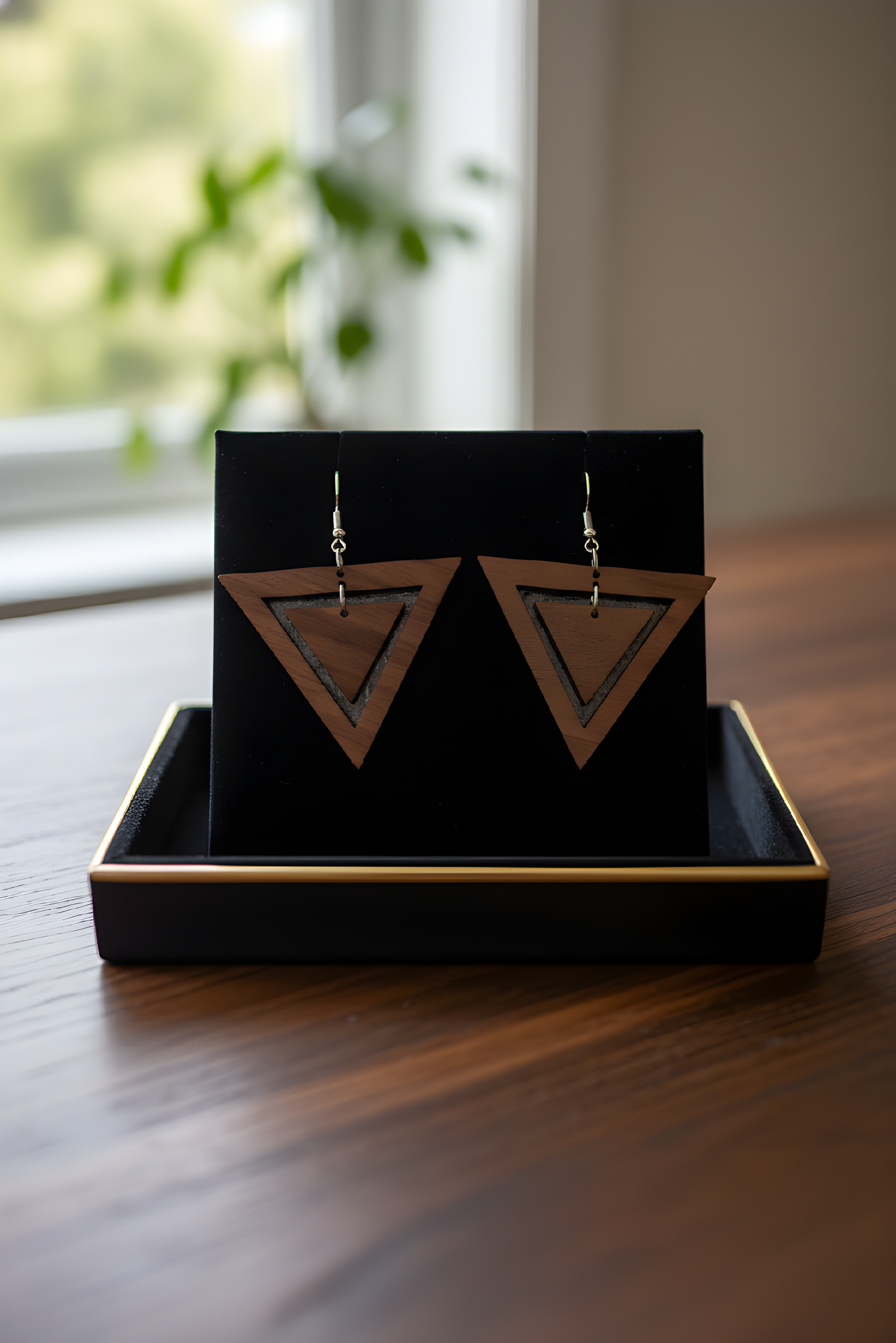 Traingle Down Walnut Earring